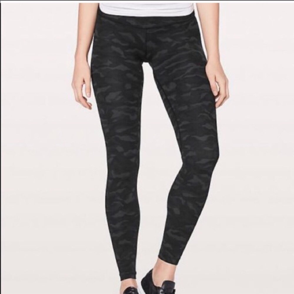 Lululemon size 4 camo align II